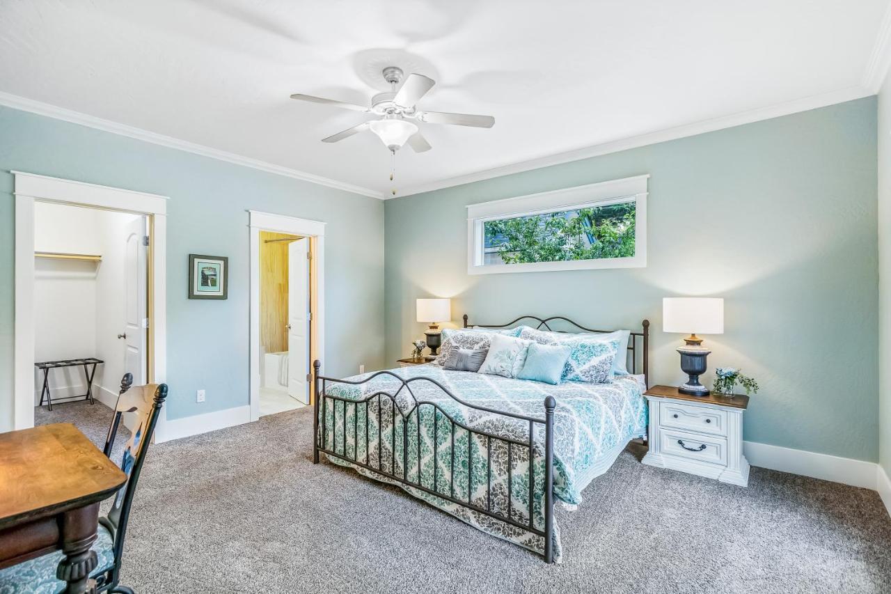 Classic Coeur D'Alene Estate 외부 사진